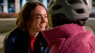 Atypical Season 4 First Kiss - Casey and Izzie | Netflix