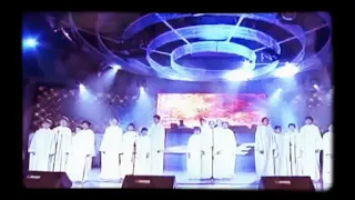 Foreign Choir sings Filipino 'Bayan Ko ❤