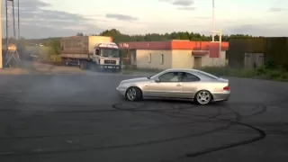 Mercedes CLK 320 Drifting V6 engine 220PS