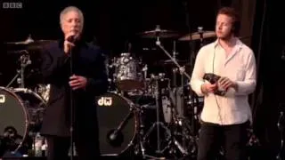 Tom Jones "Detroit city"  T in the park 2011