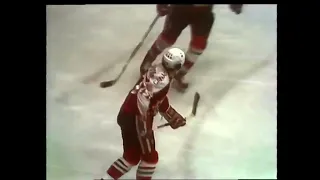 1977 - WC - Canada's Phil Esposito Scores a Goal