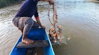 Esto pasa cuando entras a un rio infestado de pirañas en Colombia.