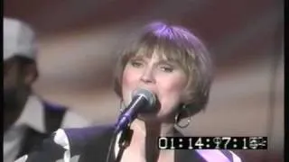 Gail Davies "Someone Like Me" (live, 1990)