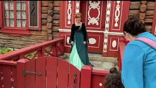 Anna and Elsa Meet and Greet in Norway Epcot January 2021 Disney World