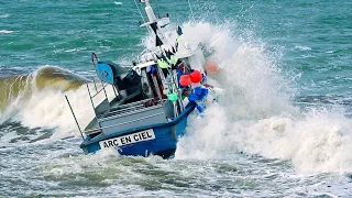 📛VIDÉO DE DINGUE DES MARINS DE CAPBRETON DANS UN OCÉAN DÉCHAÎNÉ. 🌊😨@Alex.rolland