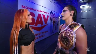 Rhea Ripley confronta a Becky Lynch en Backstage - WWE Raw 26/06/2023 (En Español)