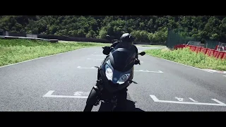 Piaggio MP3 300 HPE and HPE Sport 2019 - tech video