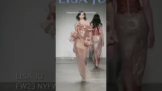 BANDUNG PRIDE~ Budaya Sunda Tampil di New York Fashion Week #shorts #desainerindonesia #budayasunda