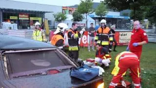 Vier Verletzte bei schwerem Verkehrsunfall