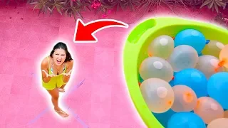 SCHERZO A SOFÌ: SECCHIATA DI PALLONCINI D'ACQUA!