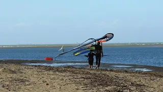 Boyne Island Qld Windfoiling Wingfoiling with Richo and Ezzyboy