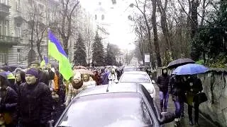 Хода студентів на Євромайдан у Львові. Вулиця Листопадового Чину