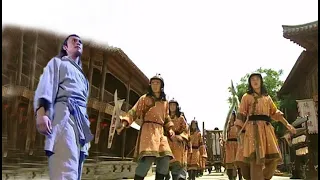 Zhang Wuji fought against 100,000 government soldiers to save someone in the execution ground