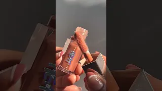 Fenty Beauty  Gloss Bomb Heat Universal Lip Luminizer + Plumper in the shade 02 Fenty Glow