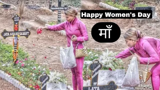 Rakhi Sawant Offering Flowers on Mother's Grave,Gets Emotional Remembering Mother on Women's Day