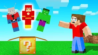 LUCKY BLOCKS That Give You A RANDOM SUPERHERO! (Minecraft)