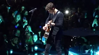 Shawn Mendes stage fails/bloopers