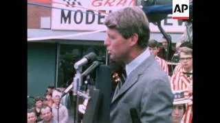 Robert Kennedy Campaigns In Oregon