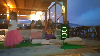 Lena Vnebo — cover Serge Gainsbourg — La chanson de Prévert #ukulele #Dahab #Mayooti