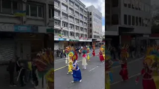 los macheteros danza Boliviana para el mundo desde el carnaval de Lausanne