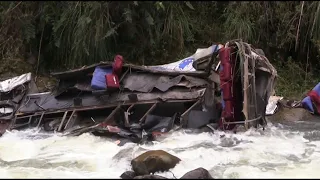 At least 25 dead in Peru after bus plunges into ravine | AFP