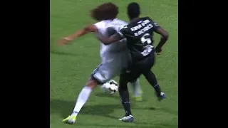 Farense pediu penálti após este lance. Nuno Mendes fez falta?