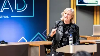 Carole Cadwalladr - GWLAD