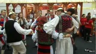 Dans popular din Maramureș la standul Mara - Cosău