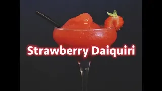 HOW TO MAKE A STRAWBERRY DAIQUIRI! (THE FROZEN ONE)