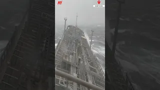 Oil Tanker CAUGHT IN HURRICANE!