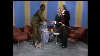 Salvador Dali knows how to make a stylish entrance (Dick Cavett Show)
