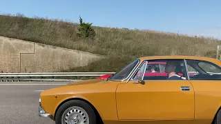 Highway Run in 3 Alfa Romeo GTVs side by side 1750 vs 2000