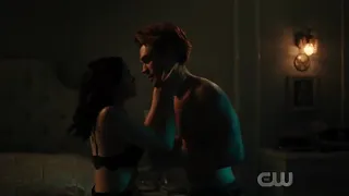 Riverdale  Betty & Jughead and Archie & Veronica kiss scenes 4x02