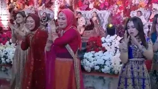 Putri Isnari & Abdul Azis Bollywood night party