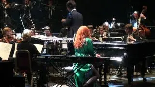 Tori Amos - Star of wonder (Live at Royal Albert Hall 2012) HQ - The gold dust orchestral tour