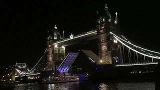 London Tower Bridge opening & closing (rare sight) at night