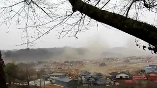 Tsunami in Minamisanriku seen from the Shizugawa High School. (video by Steve Mendoza)