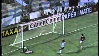 1982 (June 18) Argentina 4-Hungary 1 (World Cup).mpg
