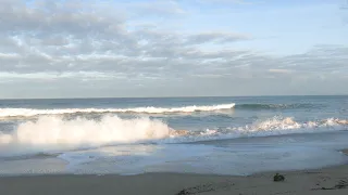 Golden Ocean Waves Crashing on Beach - Relaxing Sounds of Nature - 4K UHD