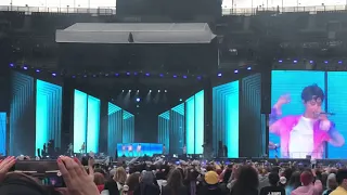 BTS World Tour Speak Yourself Paris 07-06-2019 - Boy With Luv (ft Halsey)