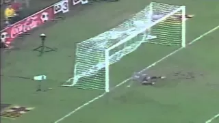 PRIMER GOL DE RONALDINHO EN BARCELONA