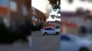 В Волжском пожар в трехэтажке попал на видео