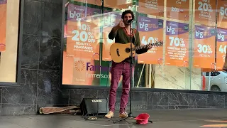 Guitar Street Performer Fulvio Bennato Covers Pink Floyd - Wish You Were Here