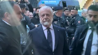 Film Scudetto Napoli, l’arrivo di De Laurentiis tra la folla 👀