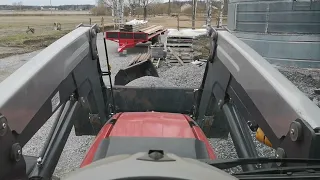 Tip, How to connect bucket into tractor frontloader.