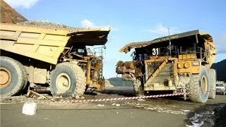 Best truck crashes, truck accident compilation 2014 Part 11