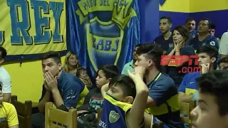 Momento en que los hinchas de Boca recibieron un impacto fuerte el gol de Juanfer Quintero para Rive