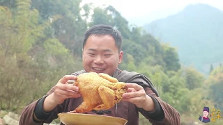 这才是炸鸡，一次啃一只，真过瘾（This is fried chicken, crispy and tender outside, one at a time, really enjoyable）