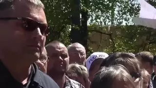 На Митинге: с демагогией к рупору прорвался  провокатор от власти Бородулин Ал-р и  группа поддержки