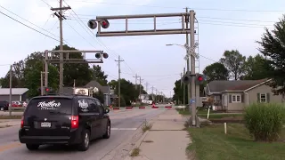 Kyger Street/U.S. Highway 421/State Roads 39/38 Railroad Crossing - CSX 4053 in Frankfort, Indiana